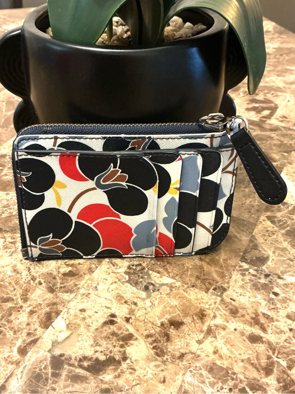 Kate Spade New York Medium L-Zip Card Holder/Wallet - Picture 2 of 6